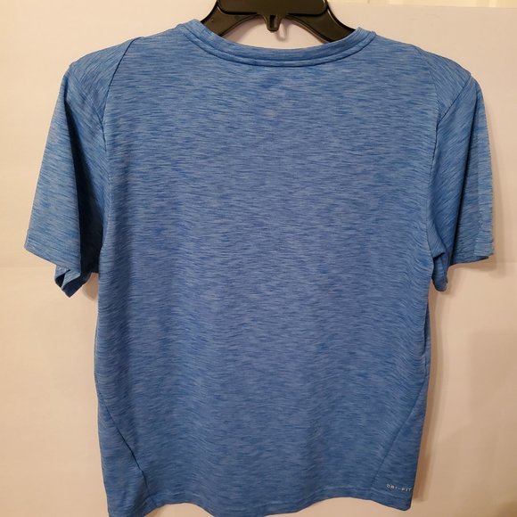 Nike dri-fit women's short sleeve T-shirt size XL 100% polyester. - Picture 5 of 10